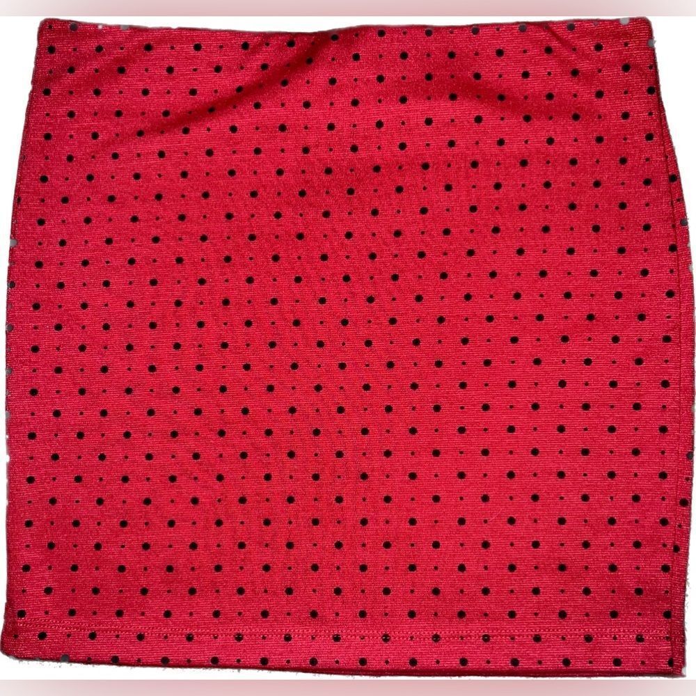 Size Small GUESS Red w/ Black Polkadot Pull On Stretch Tube Mini Skirt Like New